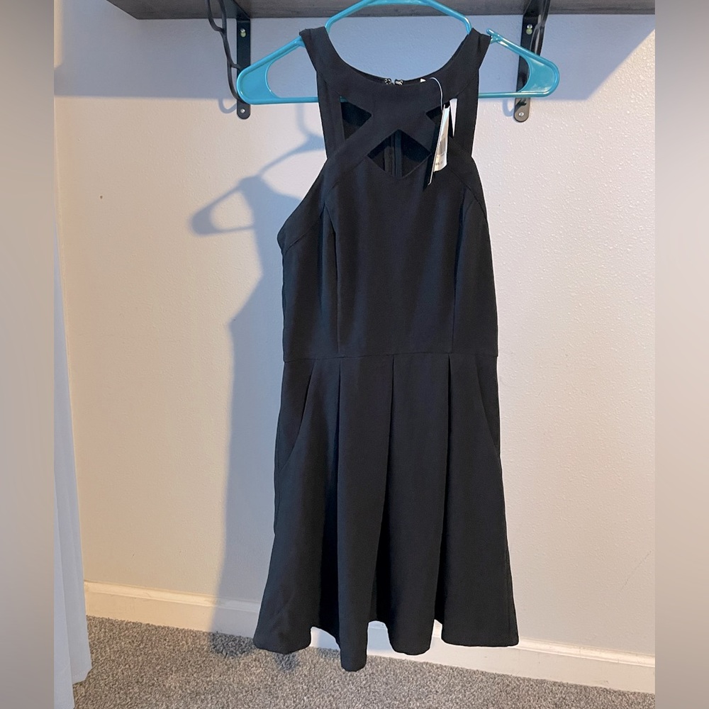 BRAND NEW W/TAGS sz Medium Kohls black party dress!
